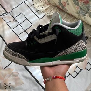 Air jordan 3 pine green size 8